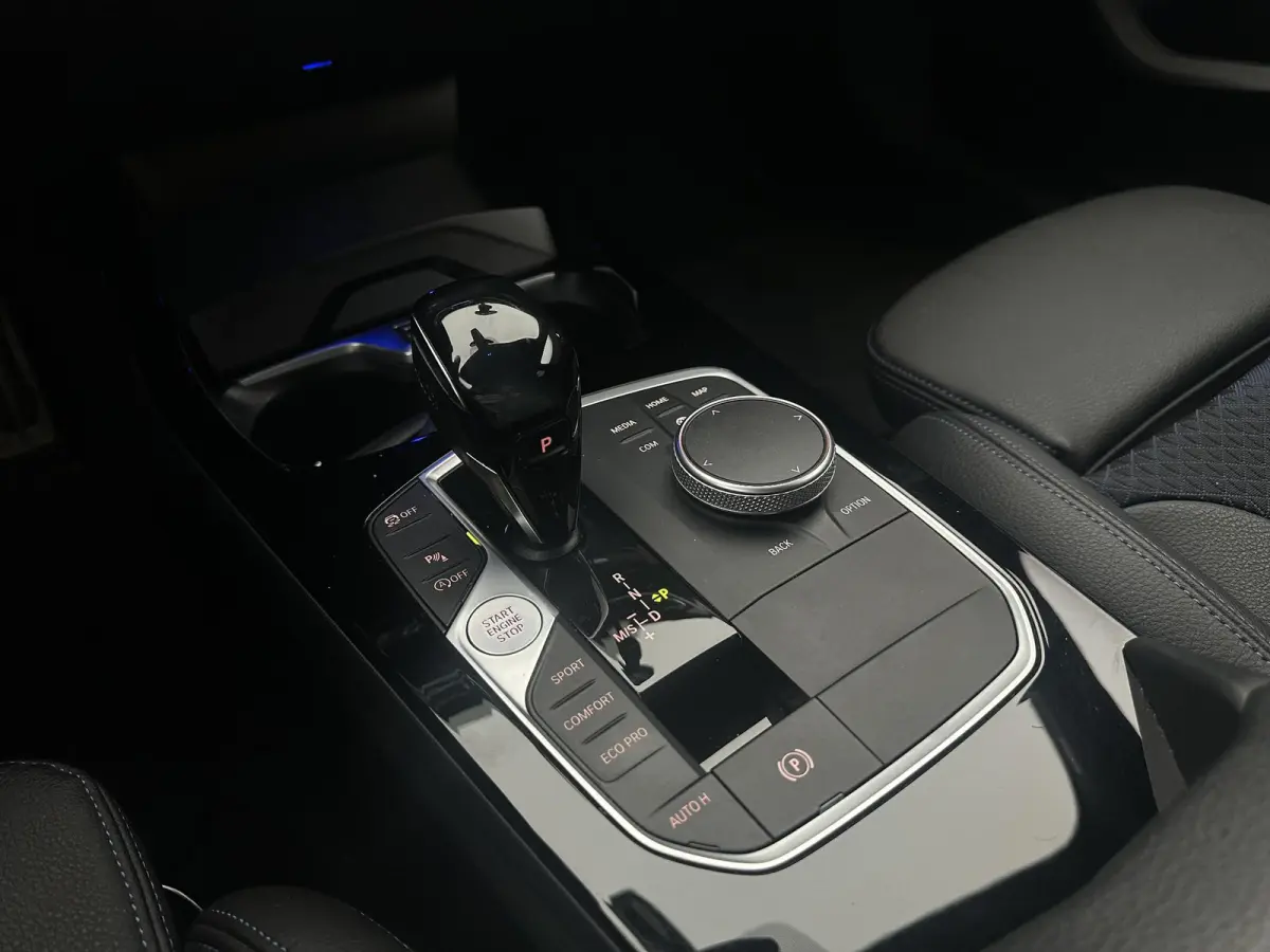 118i Executive Edition M-pakket| Virtual