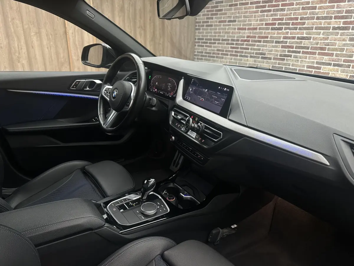 118i Executive Edition M-pakket| Virtual