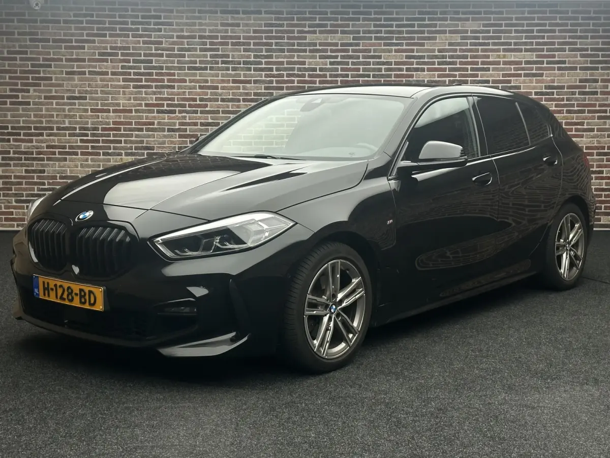 118i Executive Edition M-pakket| Virtual