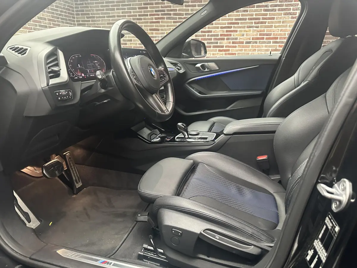 118i Executive Edition M-pakket| Virtual