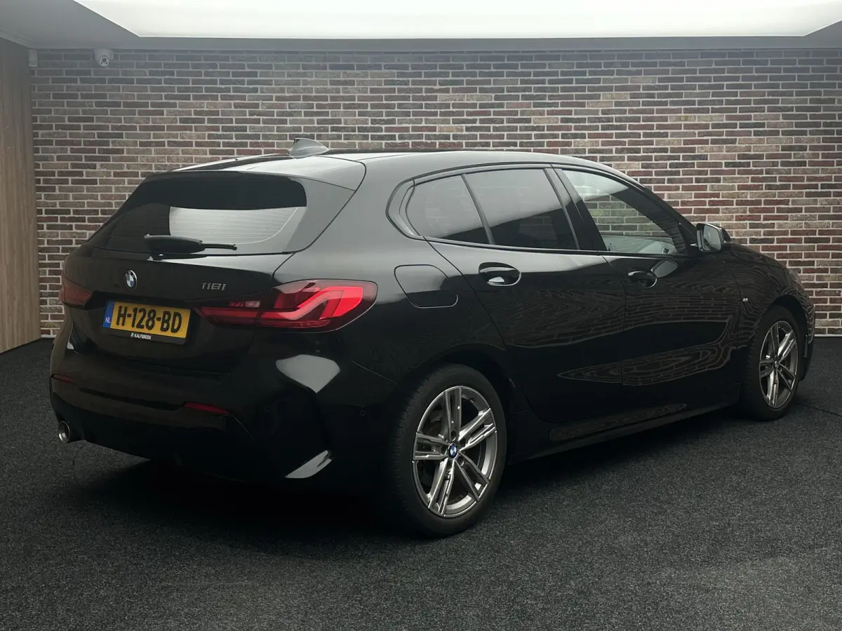118i Executive Edition M-pakket| Virtual