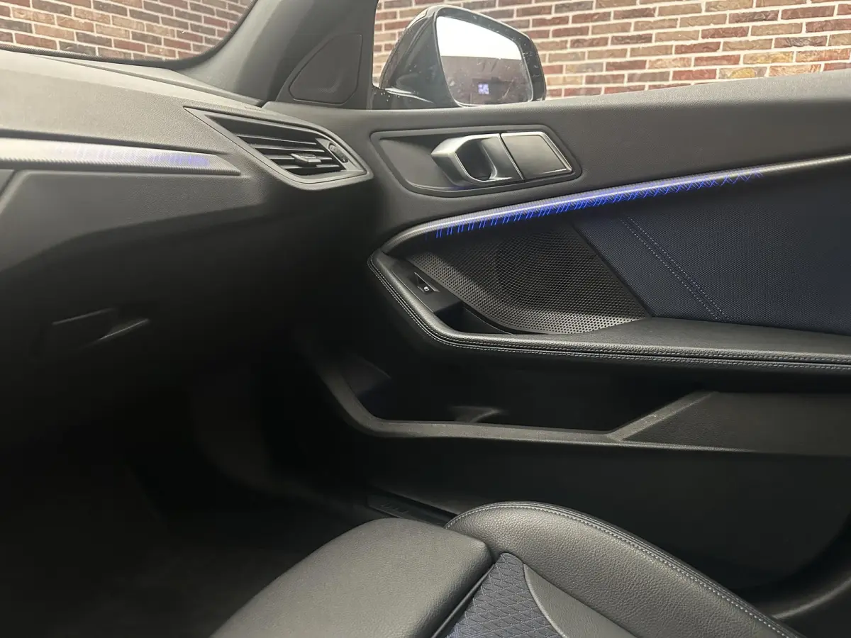 118i Executive Edition M-pakket| Virtual