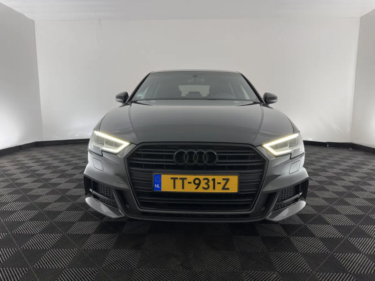 1.5 TFSI CoD Sport S-Line Edition Black-Optic Package Aut. *LEATHER-FABRIC | FULL-LED | SPORTSEATS | NAVI-FULLMAP | PRIVACY-GLASS | ECC | PDC | CRUISE | 18''ALU*