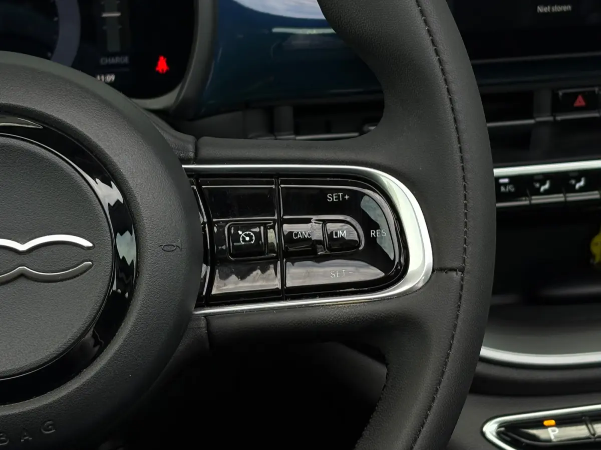 42 kwh 120 pk | SOH 92,5% | Stoelverwarming | Apple Carplay | Cruise control |