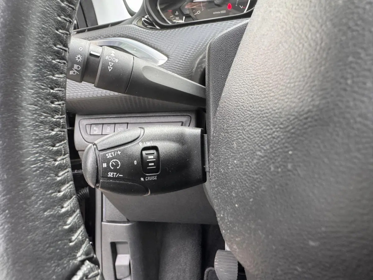 1.2 110PK | Trekhaak | Navigatie | Cruise Control | Bluetooth | Licht Metaal | | Dakrails | Parkeersensor achter | Stuurbekrachtiging