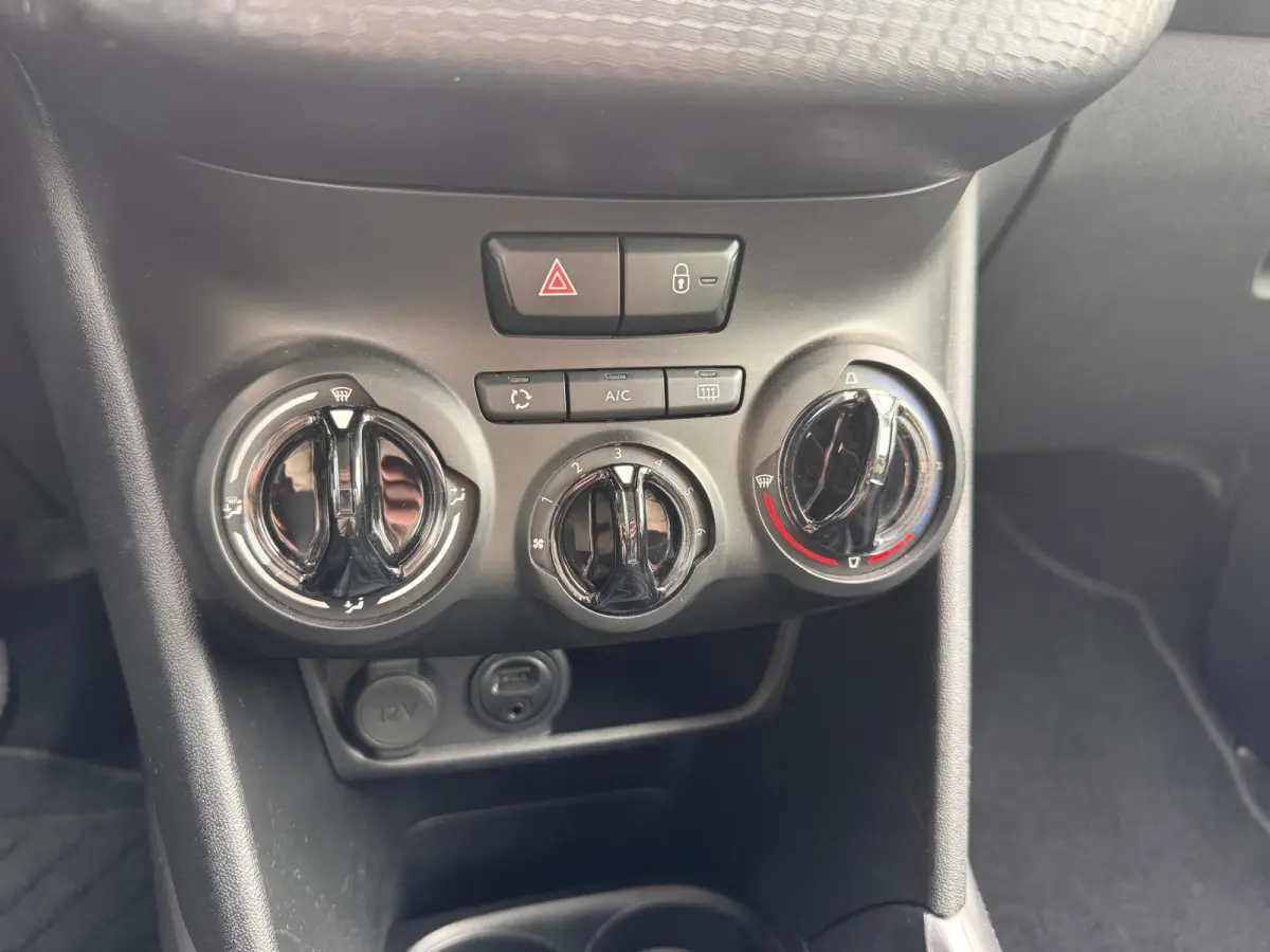 1.2 110PK | Trekhaak | Navigatie | Cruise Control | Bluetooth | Licht Metaal | | Dakrails | Parkeersensor achter | Stuurbekrachtiging