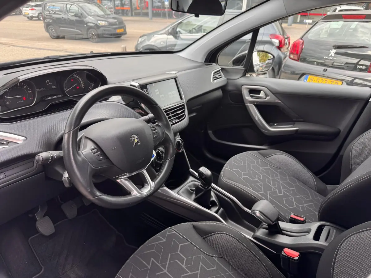 1.2 110PK | Trekhaak | Navigatie | Cruise Control | Bluetooth | Licht Metaal | | Dakrails | Parkeersensor achter | Stuurbekrachtiging