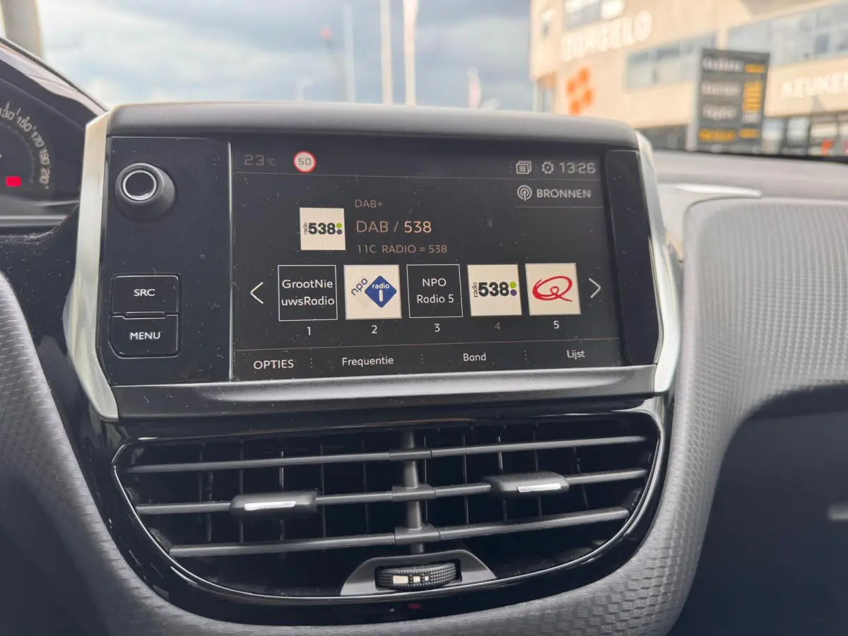 1.2 110PK | Trekhaak | Navigatie | Cruise Control | Bluetooth | Licht Metaal | | Dakrails | Parkeersensor achter | Stuurbekrachtiging