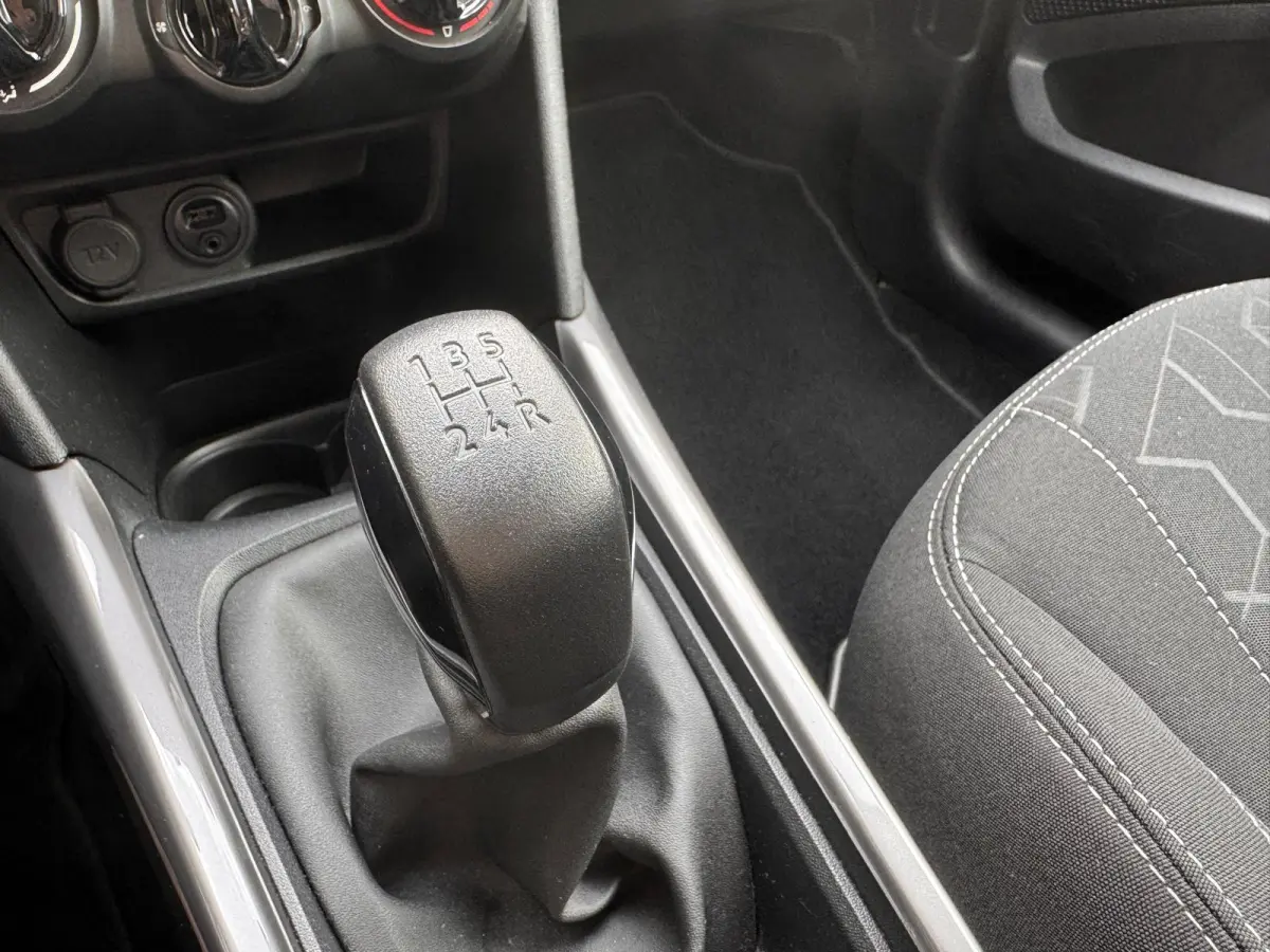 1.2 110PK | Trekhaak | Navigatie | Cruise Control | Bluetooth | Licht Metaal | | Dakrails | Parkeersensor achter | Stuurbekrachtiging