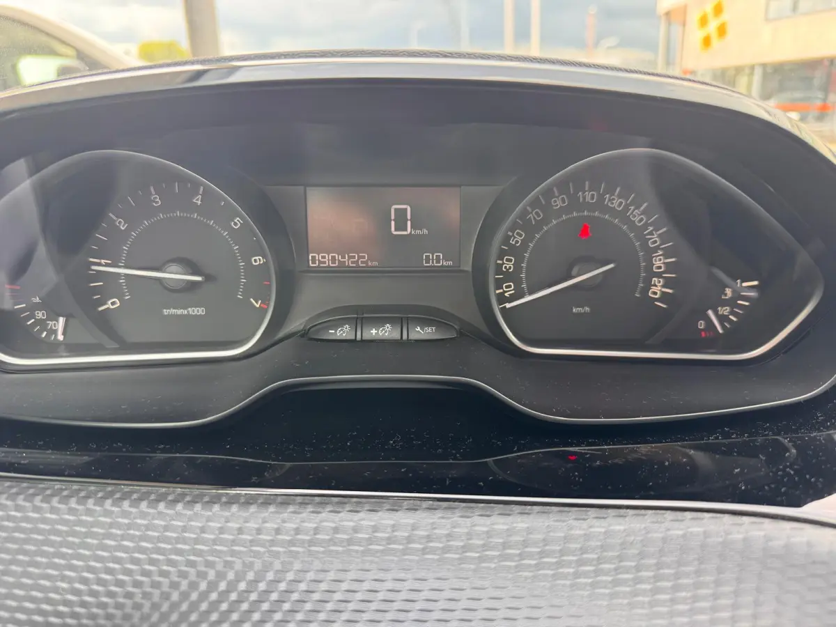 1.2 110PK | Trekhaak | Navigatie | Cruise Control | Bluetooth | Licht Metaal | | Dakrails | Parkeersensor achter | Stuurbekrachtiging