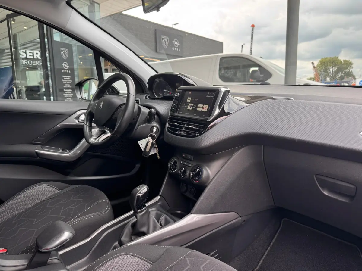 1.2 110PK | Trekhaak | Navigatie | Cruise Control | Bluetooth | Licht Metaal | | Dakrails | Parkeersensor achter | Stuurbekrachtiging
