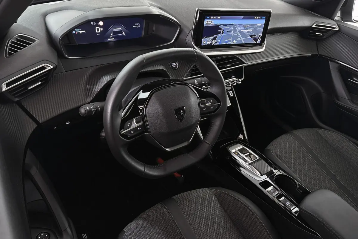 1.2 Hybrid 145 Allure Keyless 360 Camera Dodehoek