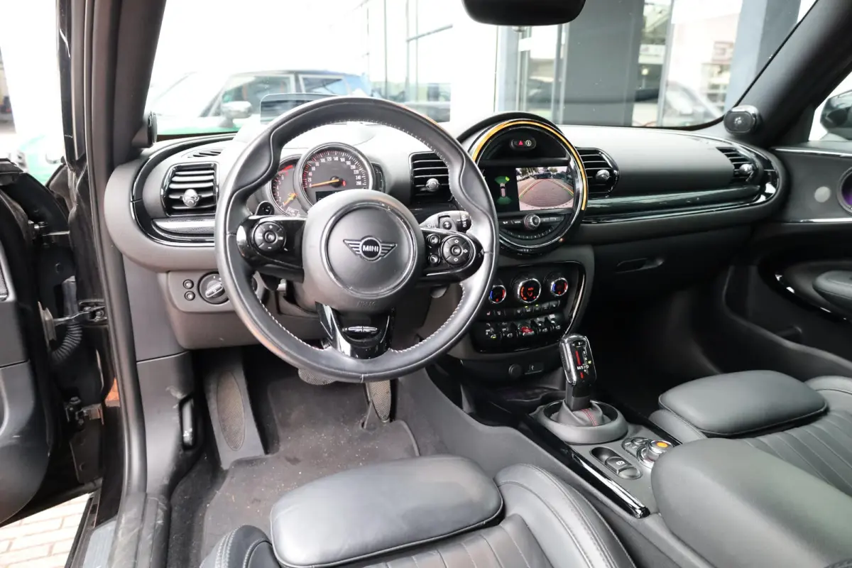 Cooper S | Achteruitrijcamera | Panoramadak | Harman Kardon | Stoelverwarming | Head-Up Display