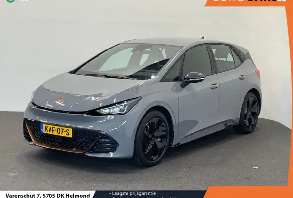 Essential 63 kWh 100% e-Boost 231pk 63kWh SoH  11.503 km 19inch Keyless LED PDC Wireless App Connect