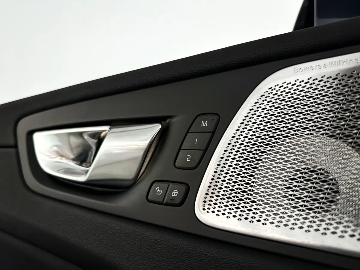 T8 Plug-in hybrid AWD Ultra Bright Exec. Ed. | Panoramadak | 360° camera | Bowers & Wilkins | Luchtvering | Head-up display | Stoelventilatie | Stoel- en Stuurverwarming