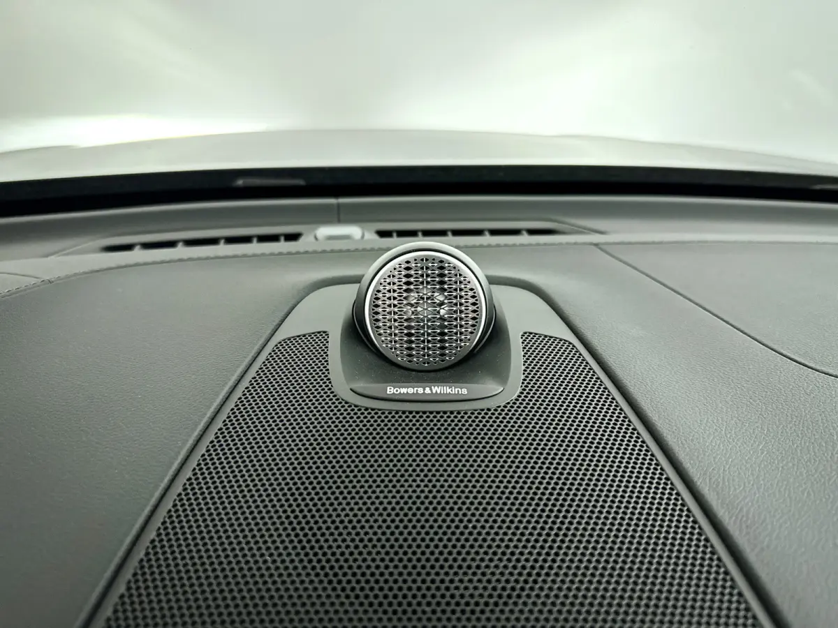 T8 Plug-in hybrid AWD Ultra Bright Exec. Ed. | Panoramadak | 360° camera | Bowers & Wilkins | Luchtvering | Head-up display | Stoelventilatie | Stoel- en Stuurverwarming