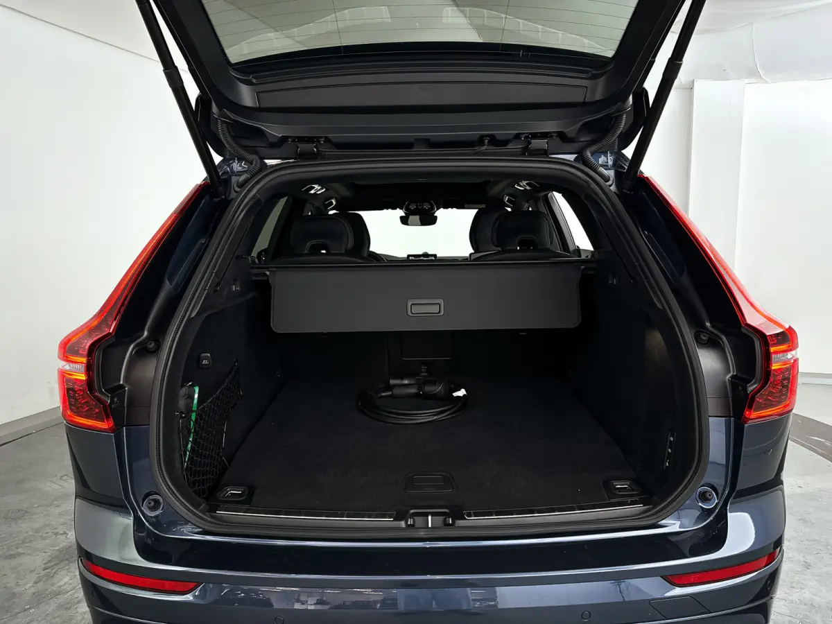 T8 Plug-in hybrid AWD Ultra Bright Exec. Ed. | Panoramadak | 360° camera | Bowers & Wilkins | Luchtvering | Head-up display | Stoelventilatie | Stoel- en Stuurverwarming