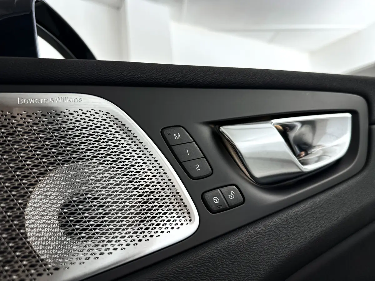T8 Plug-in hybrid AWD Ultra Bright Exec. Ed. | Panoramadak | 360° camera | Bowers & Wilkins | Luchtvering | Head-up display | Stoelventilatie | Stoel- en Stuurverwarming