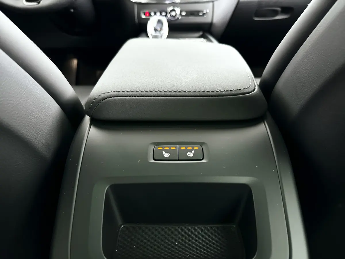T8 Plug-in hybrid AWD Ultra Bright Exec. Ed. | Panoramadak | 360° camera | Bowers & Wilkins | Luchtvering | Head-up display | Stoelventilatie | Stoel- en Stuurverwarming