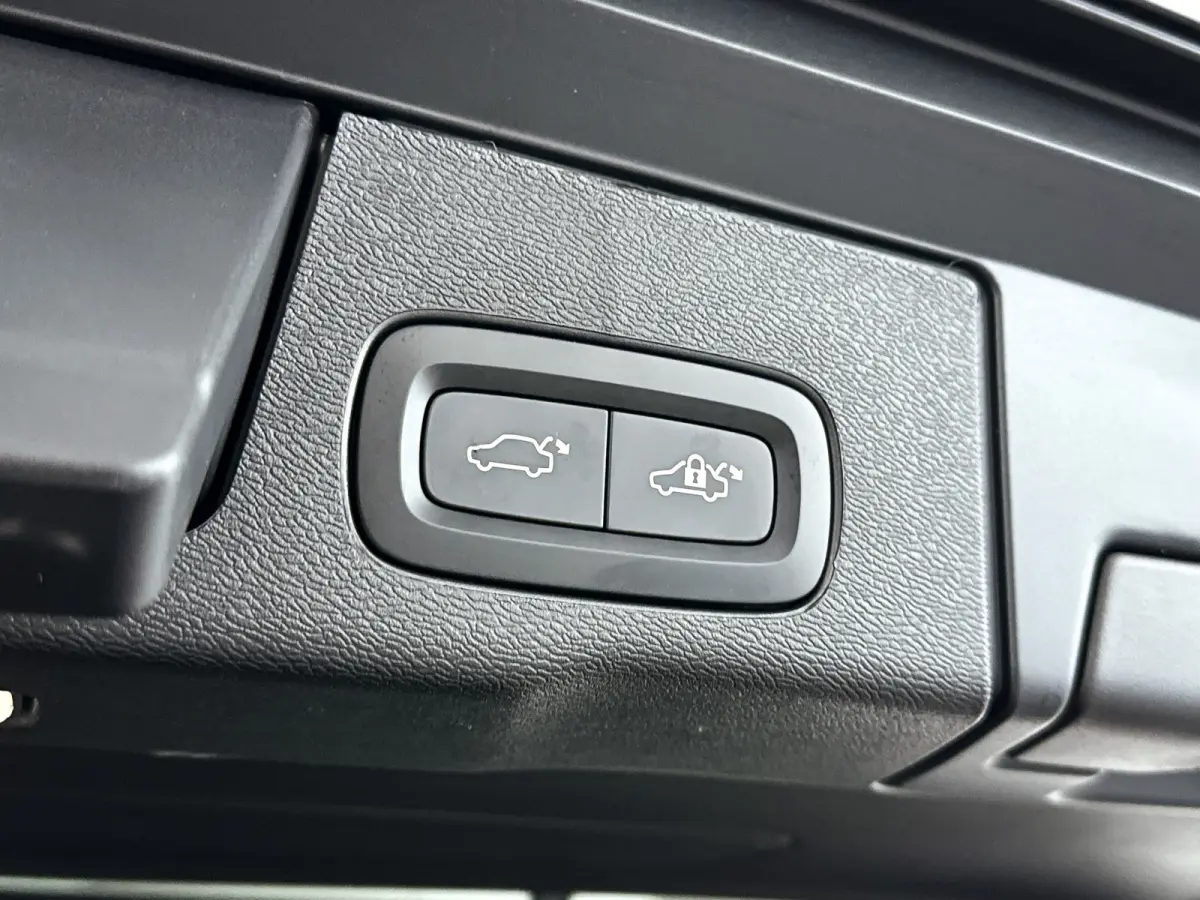 T8 Plug-in hybrid AWD Ultra Bright Exec. Ed. | Panoramadak | 360° camera | Bowers & Wilkins | Luchtvering | Head-up display | Stoelventilatie | Stoel- en Stuurverwarming