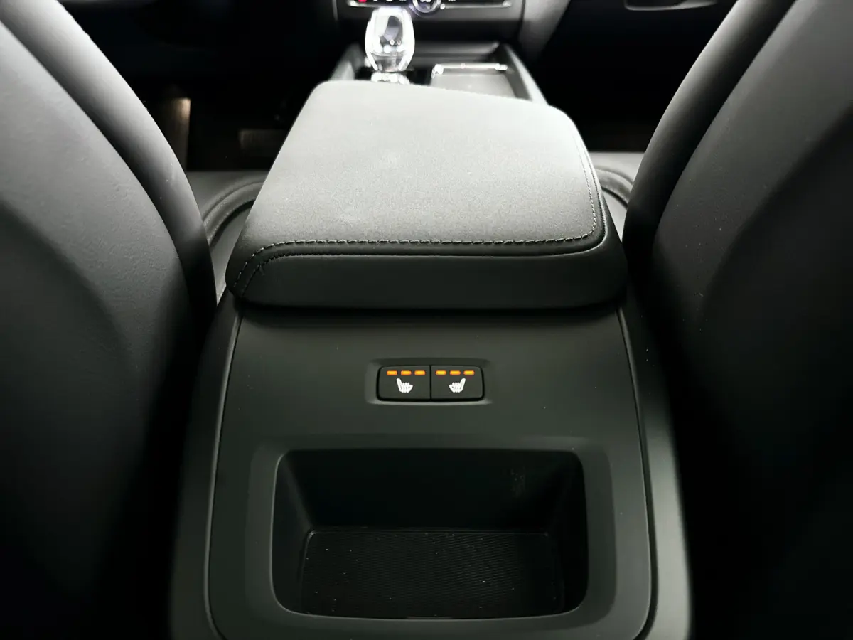 T8 Plug-in hybrid AWD Ultra Bright Exec. Ed. | Panoramadak | 360° camera | Bowers & Wilkins | Luchtvering | Head-up display | Stoelventilatie | Stoel- en Stuurverwarming