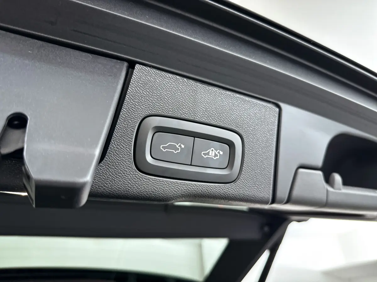 T8 Plug-in hybrid AWD Ultra Bright Exec. Ed. | Panoramadak | 360° camera | Bowers & Wilkins | Luchtvering | Head-up display | Stoelventilatie | Stoel- en Stuurverwarming