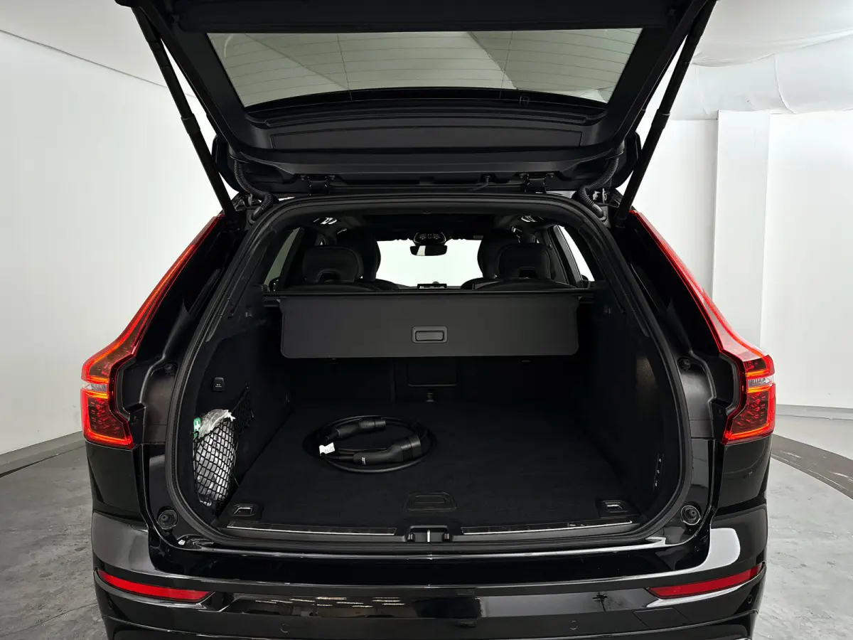 T8 Plug-in hybrid AWD Ultra Bright Exec. Ed. | Panoramadak | 360° camera | Bowers & Wilkins | Luchtvering | Head-up display | Stoelventilatie | Stoel- en Stuurverwarming