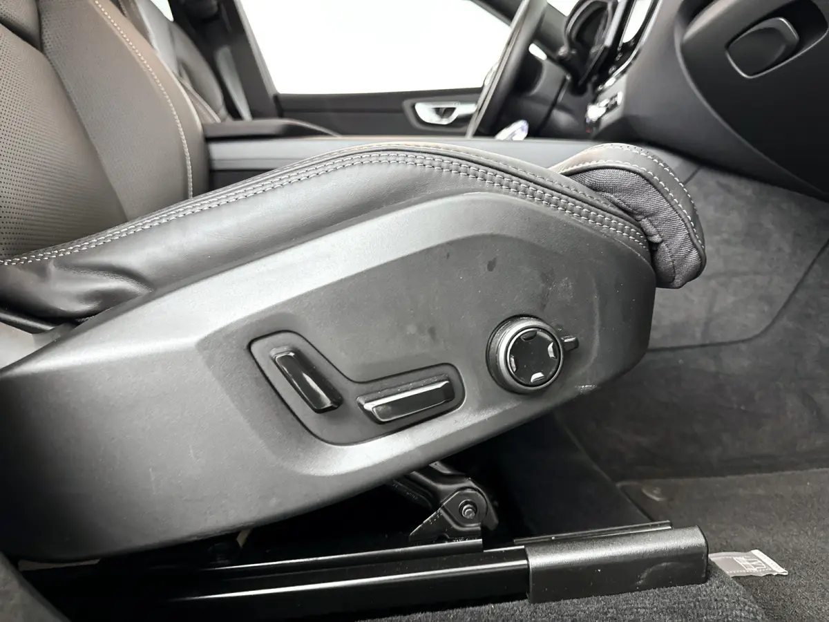 T8 Plug-in hybrid AWD Ultra Bright Exec. Ed. | Panoramadak | 360° camera | Bowers & Wilkins | Luchtvering | Head-up display | Stoelventilatie | Stoel- en Stuurverwarming