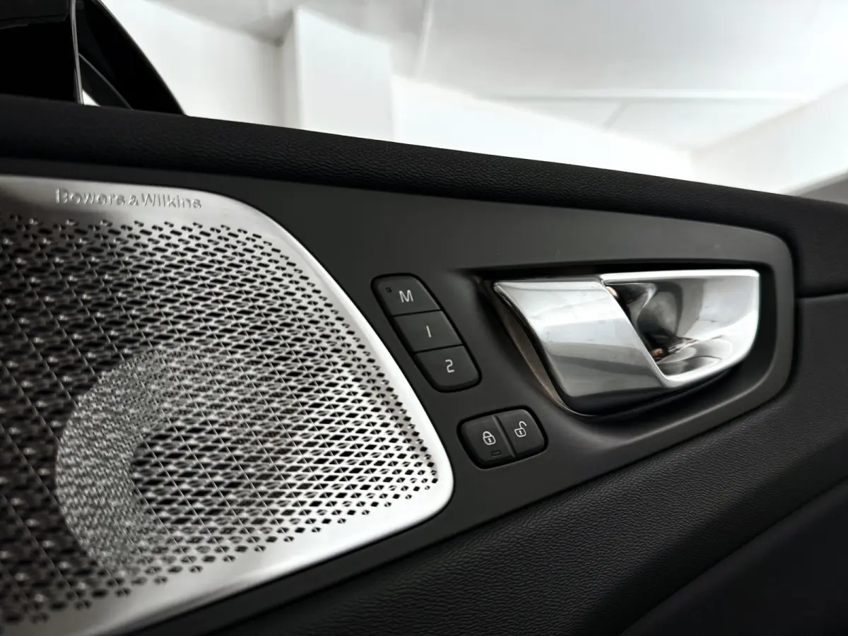 T8 Plug-in hybrid AWD Ultra Bright Exec. Ed. | Panoramadak | 360° camera | Bowers & Wilkins | Luchtvering | Head-up display | Stoelventilatie | Stoel- en Stuurverwarming