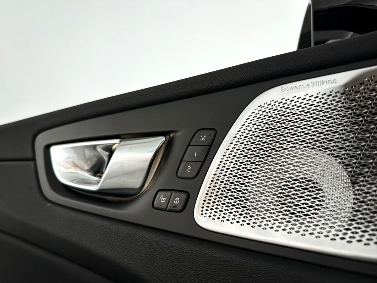 T8 Plug-in hybrid AWD Ultra Bright Exec. Ed. | Panoramadak | 360° camera | Bowers & Wilkins | Luchtvering | Head-up display | Stoelventilatie | Stoel- en Stuurverwarming