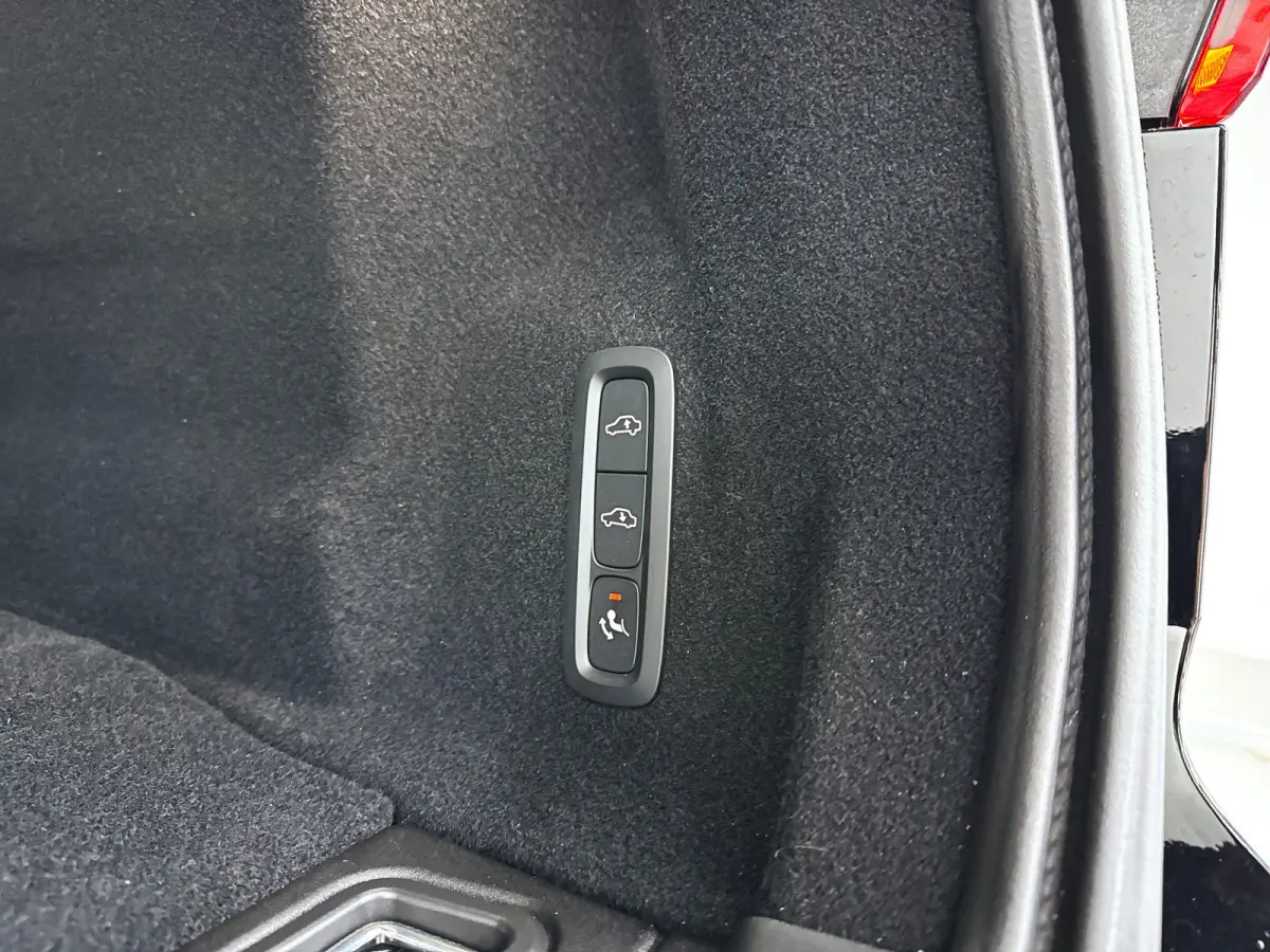 T8 Plug-in hybrid AWD Ultra Bright Exec. Ed. | Panoramadak | 360° camera | Bowers & Wilkins | Luchtvering | Head-up display | Stoelventilatie | Stoel- en Stuurverwarming