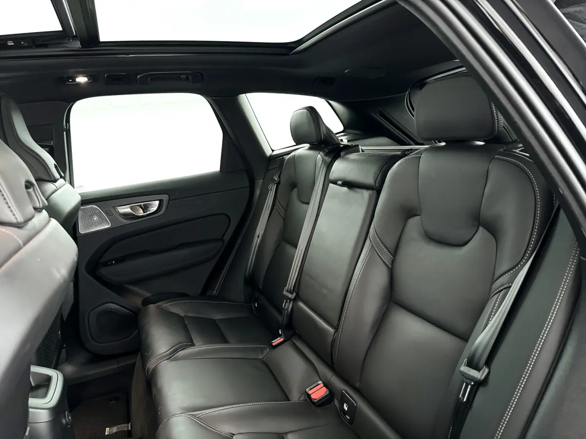 T8 Plug-in hybrid AWD Ultra Bright Exec. Ed. | Panoramadak | 360° camera | Bowers & Wilkins | Luchtvering | Head-up display | Stoelventilatie | Stoel- en Stuurverwarming