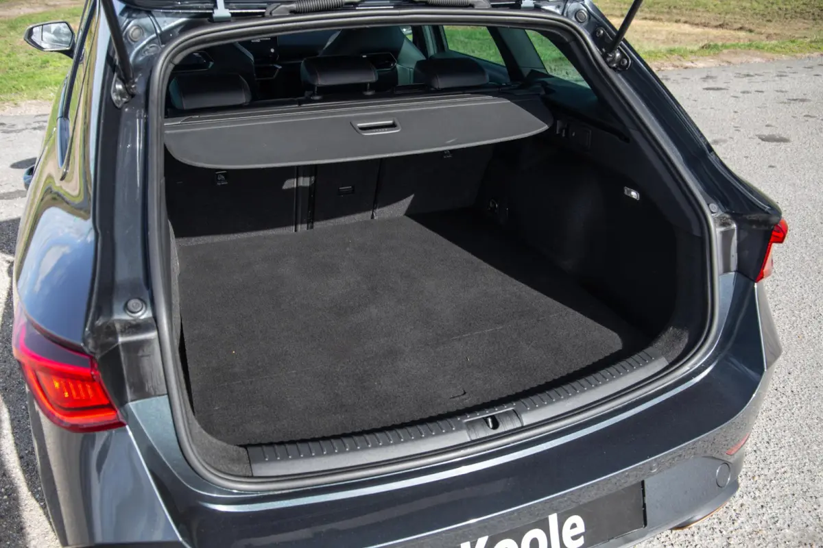 1.4i Plug-In Hybrid SPORTSTOURER / CARPLAY / CAMERA / KUIP STOELEN / PERFECT ONDERHOUDEN