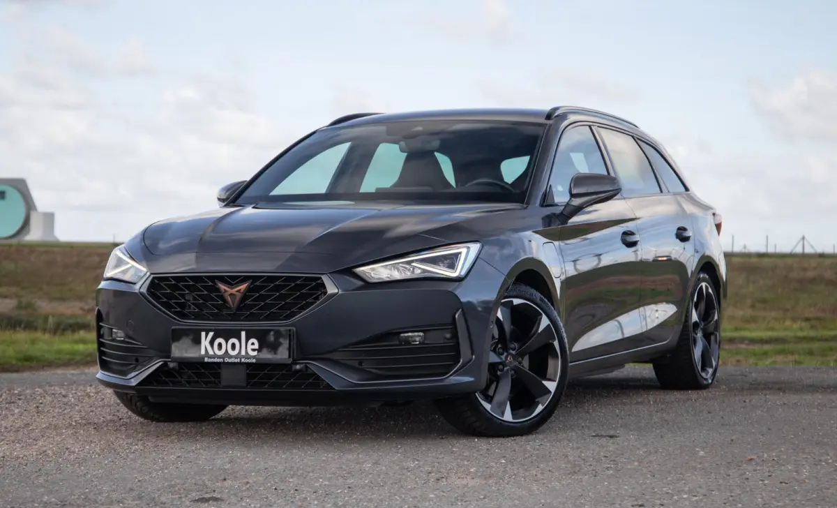 1.4i Plug-In Hybrid SPORTSTOURER / CARPLAY / CAMERA / KUIP STOELEN / PERFECT ONDERHOUDEN