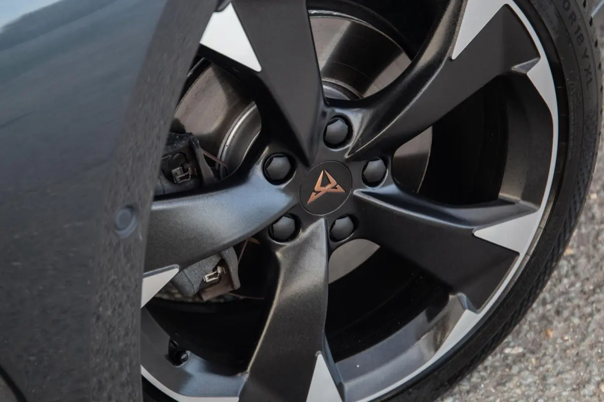1.4i Plug-In Hybrid SPORTSTOURER / CARPLAY / CAMERA / KUIP STOELEN / PERFECT ONDERHOUDEN