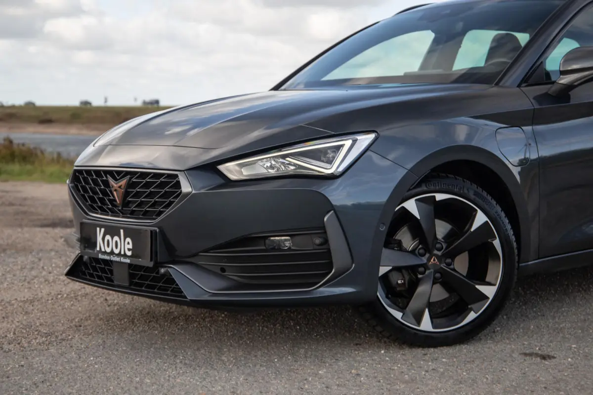 1.4i Plug-In Hybrid SPORTSTOURER / CARPLAY / CAMERA / KUIP STOELEN / PERFECT ONDERHOUDEN