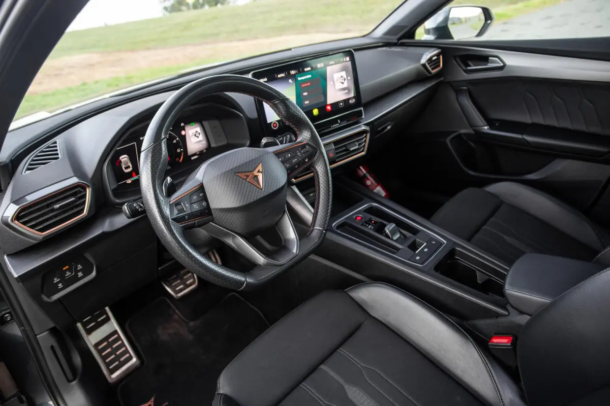 1.4i Plug-In Hybrid SPORTSTOURER / CARPLAY / CAMERA / KUIP STOELEN / PERFECT ONDERHOUDEN
