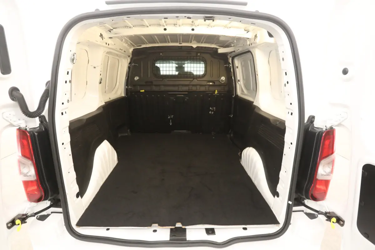 1.5 BlueHDI 131PK EAT8 | Automaat | Clima | Cruise | Camera | 3 Zits | Carplay | Trekhaak