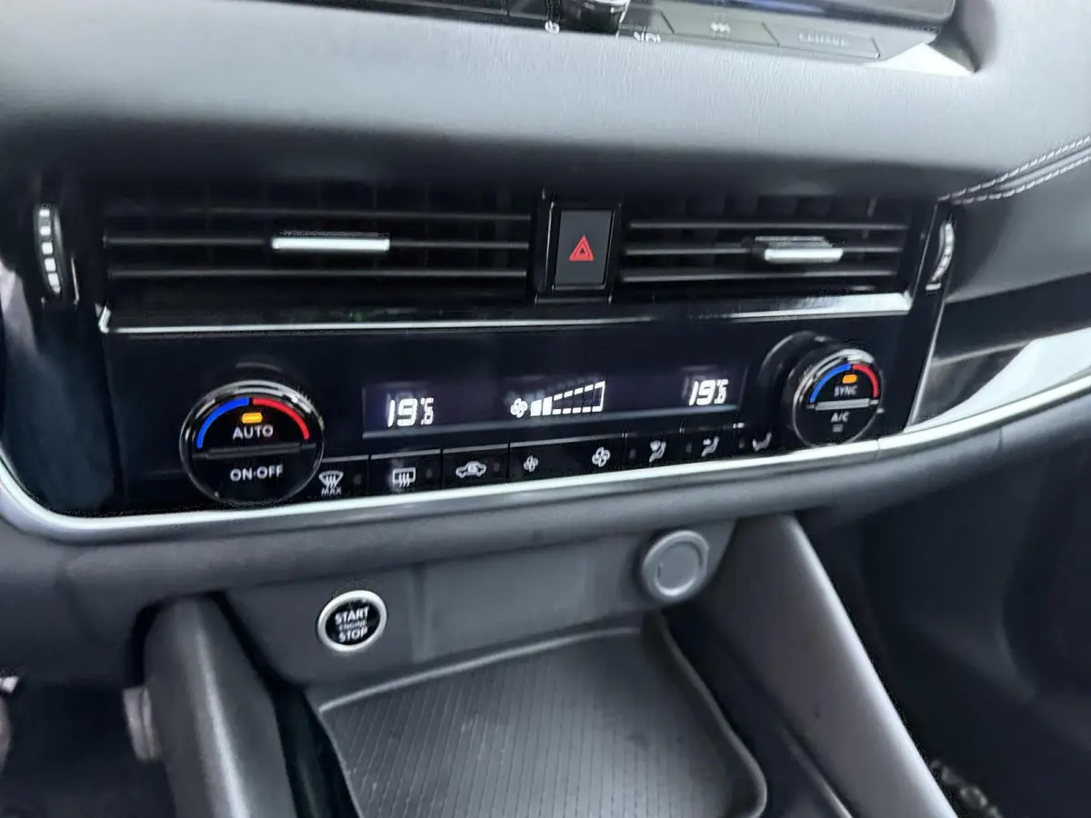 1.3 MHEV Xtronic N-Connecta | Automaat | 360 Camera | Navigatie | Apple CarPlay |