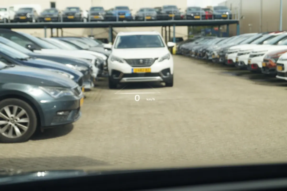 218i Business Edition Sport -PANO-ECC-PDC-CAM-