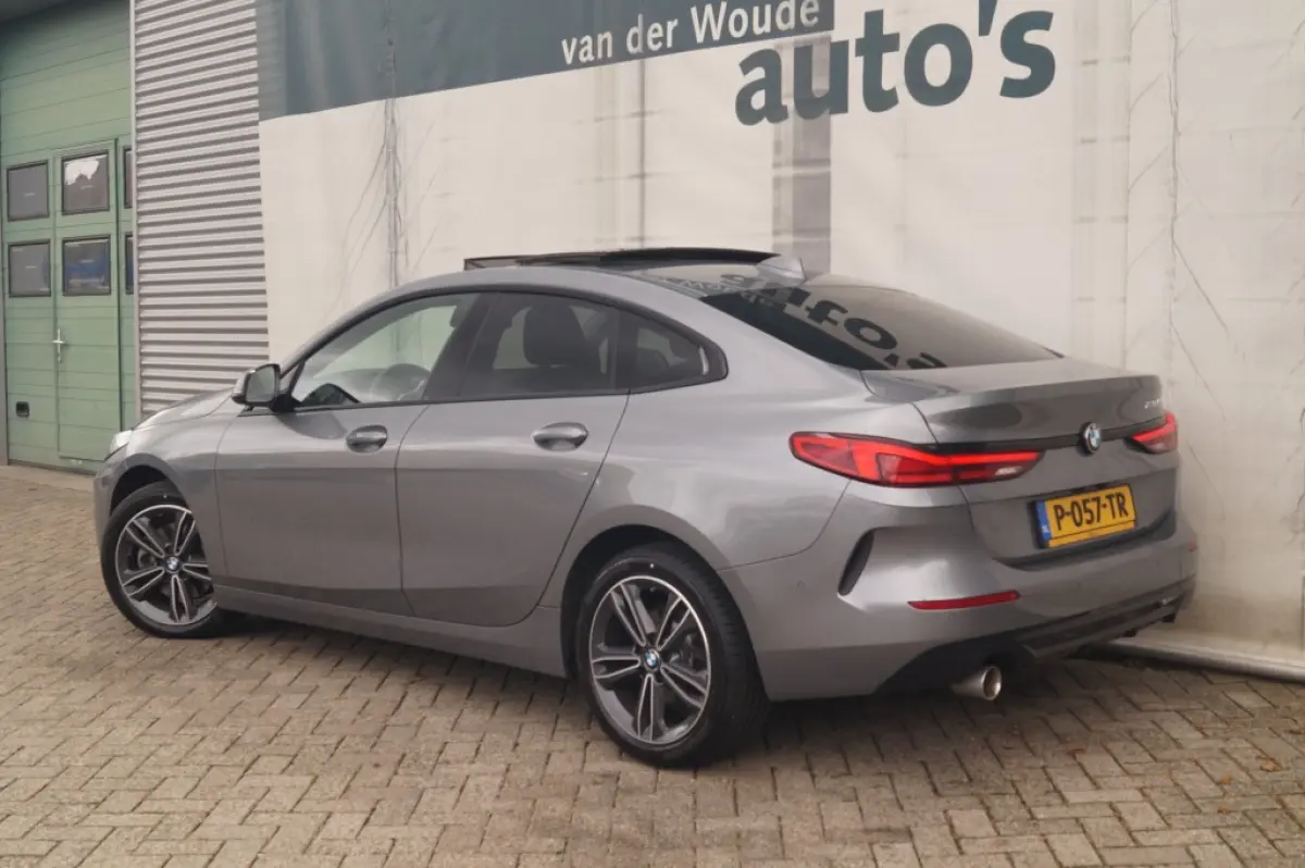 218i Business Edition Sport -PANO-ECC-PDC-CAM-