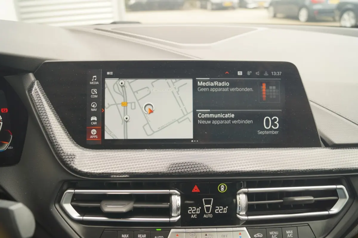 218i Business Edition Sport -PANO-ECC-PDC-CAM-