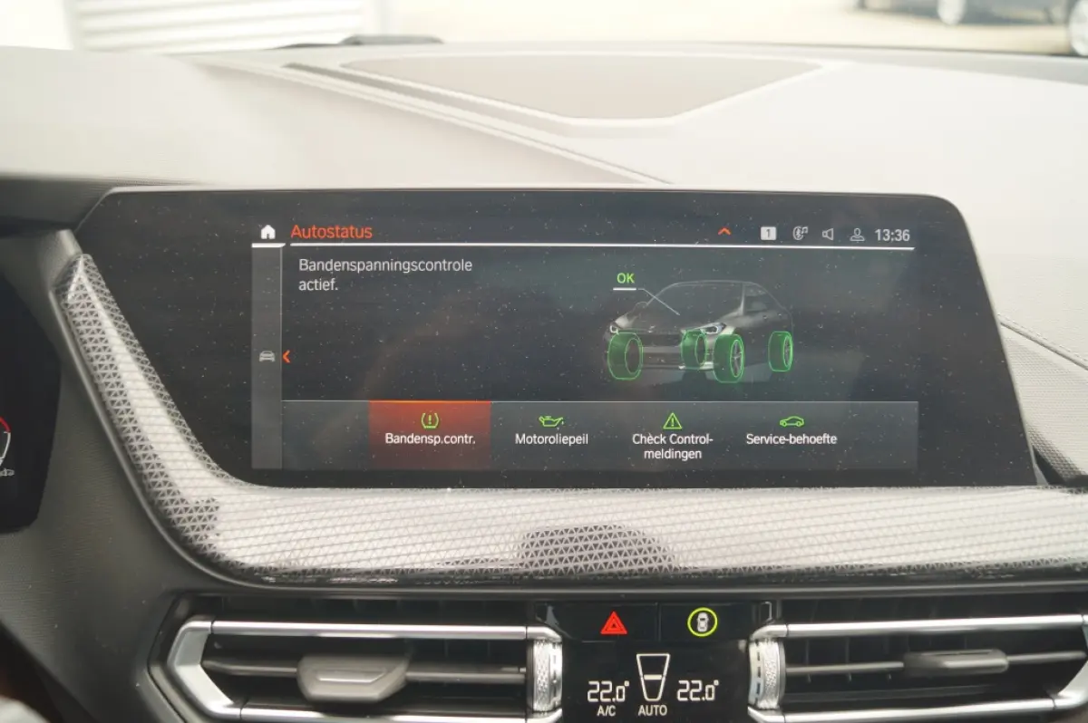 218i Business Edition Sport -PANO-ECC-PDC-CAM-