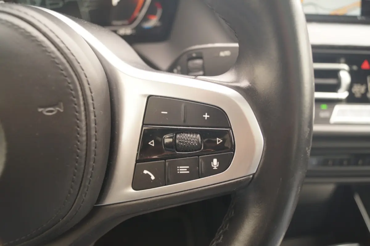 218i Business Edition Sport -PANO-ECC-PDC-CAM-