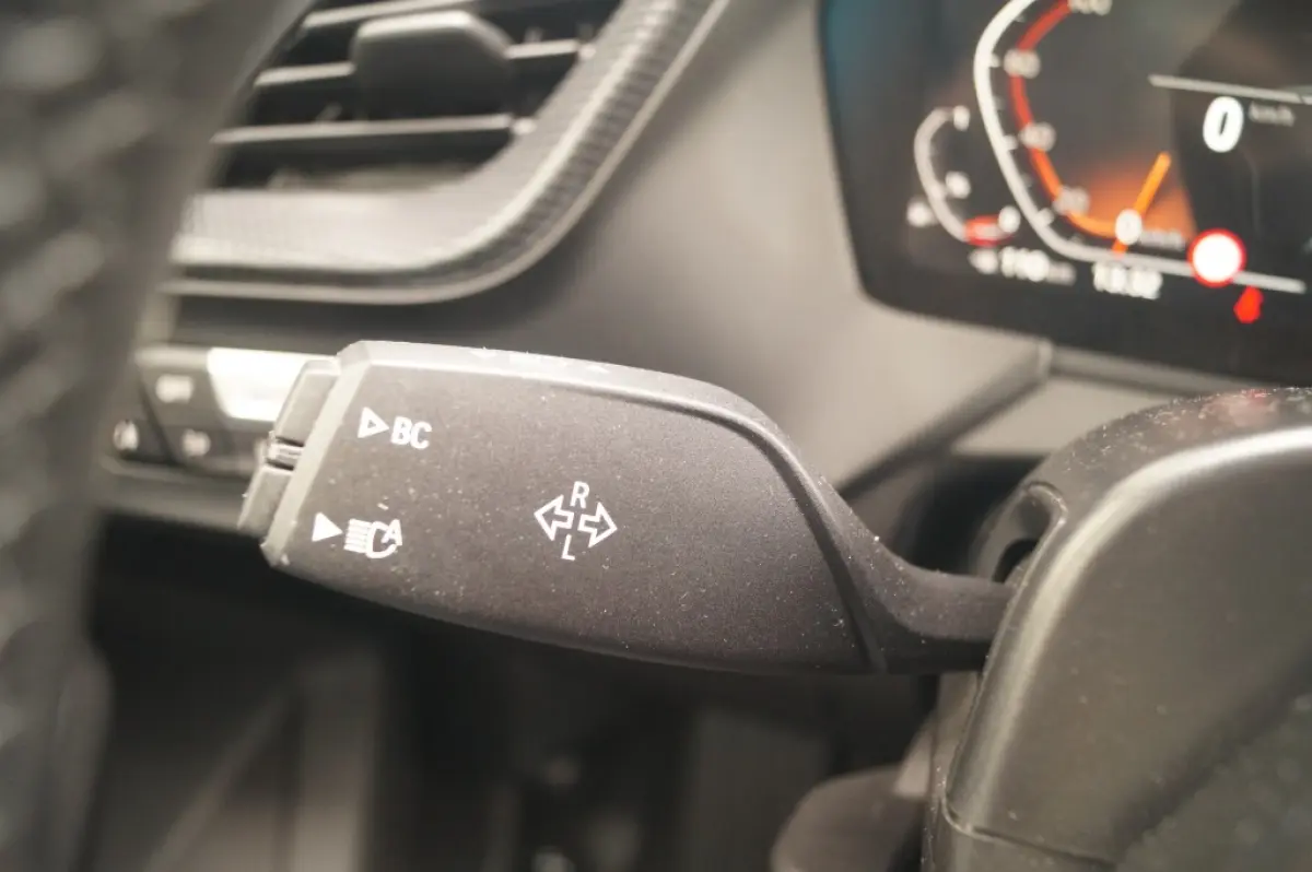 218i Business Edition Sport -PANO-ECC-PDC-CAM-