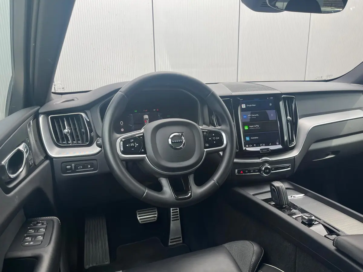 2.0 T6 Plug-in hybrid AWD R-Design| Facelift | Elek. Trekhaak | Memory | Panoramadak | Winterpack |