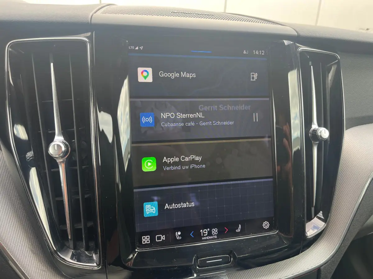 2.0 T6 Plug-in hybrid AWD R-Design| Facelift | Elek. Trekhaak | Memory | Panoramadak | Winterpack |