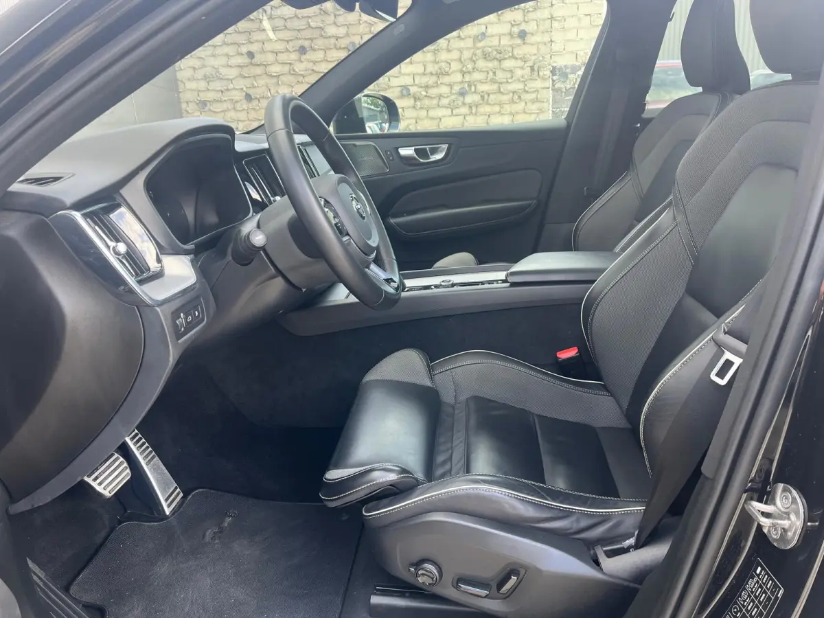 2.0 T6 Plug-in hybrid AWD R-Design| Facelift | Elek. Trekhaak | Memory | Panoramadak | Winterpack |