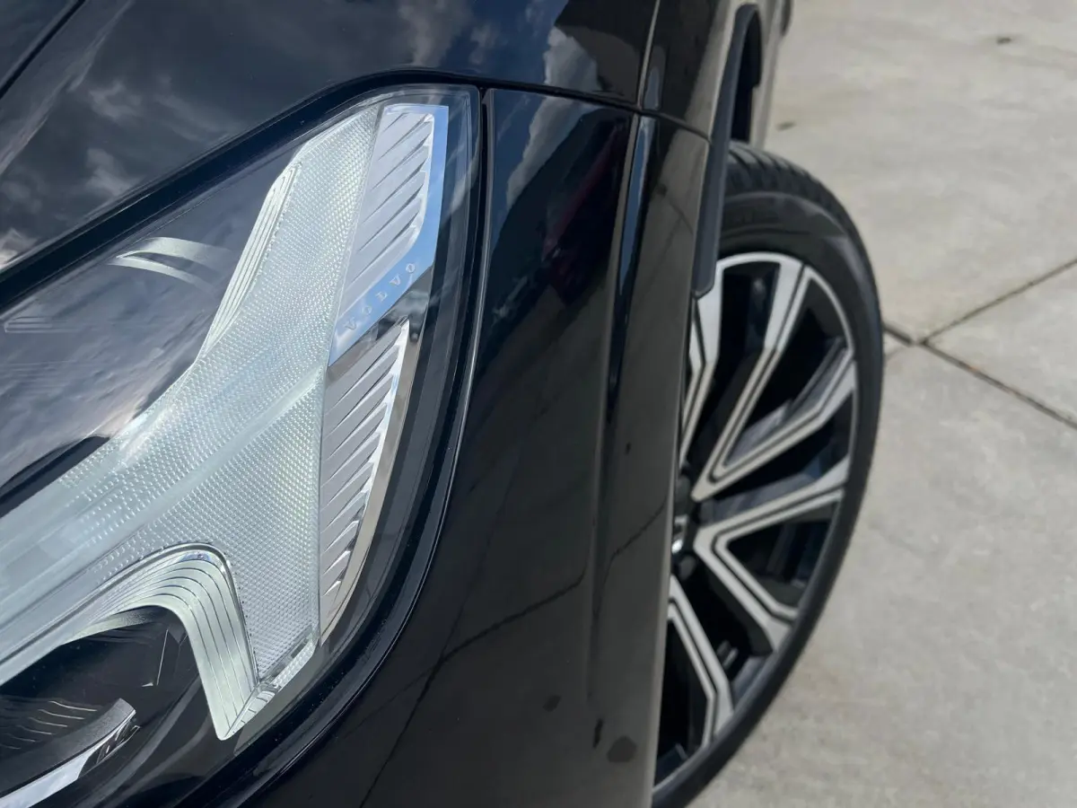 2.0 T6 Plug-in hybrid AWD R-Design| Facelift | Elek. Trekhaak | Memory | Panoramadak | Winterpack |