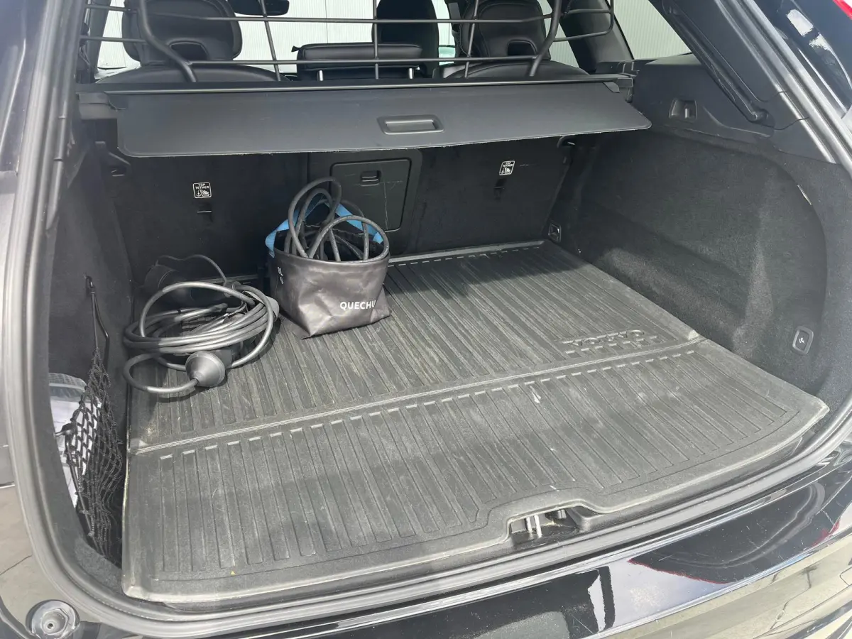 2.0 T6 Plug-in hybrid AWD R-Design| Facelift | Elek. Trekhaak | Memory | Panoramadak | Winterpack |